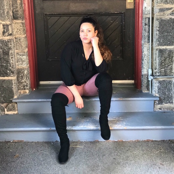 Meet your Posher, Jenipher - Picture 1 of 1